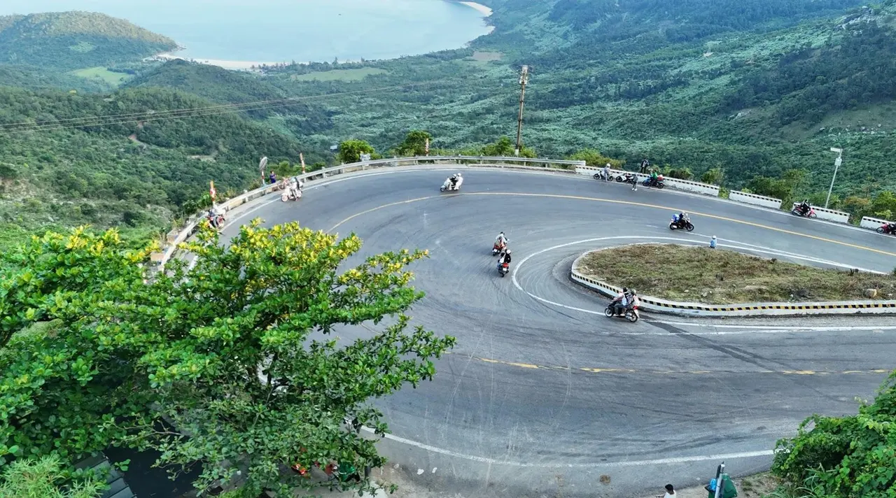 Roads & driving, Vietnam